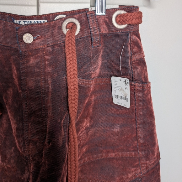 We The Free Moxie Low Slung Pull On Barrel Jeans in Chilli 27 NWT - Picture 7 of 10